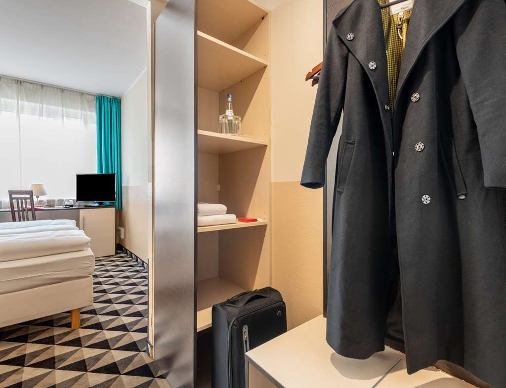 COMFORT ROOM