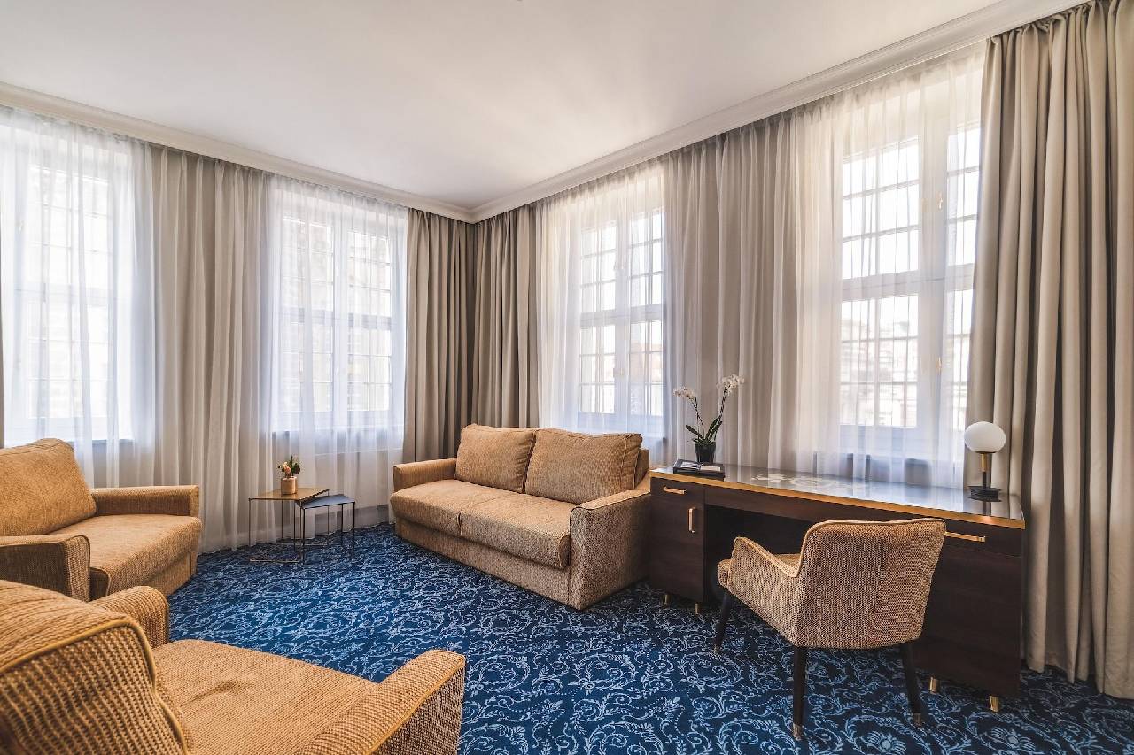 Guest room