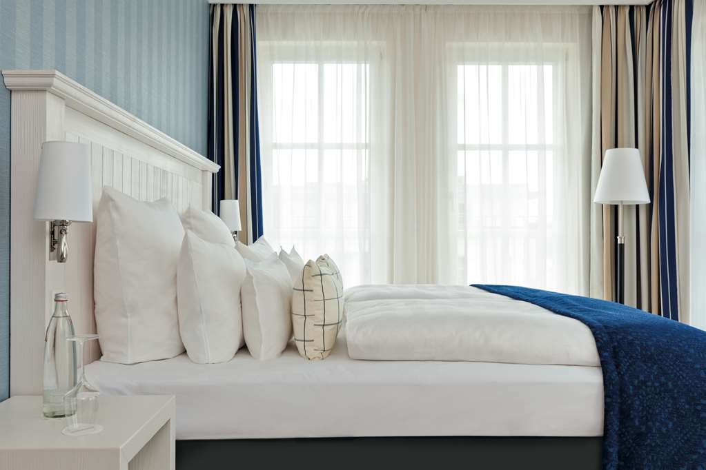 Steigenberger Grandhotel and Spa, Heringsdorf/Usedom, Germany - Bedroom