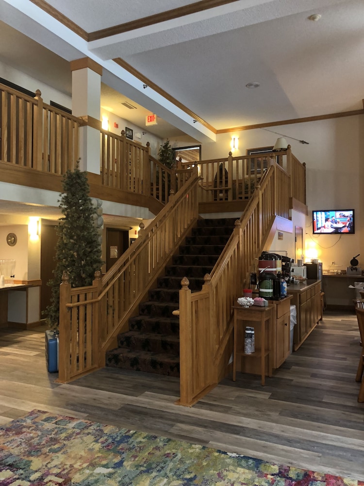 Boarders Inn & Suites by Cobblestone Hotels Fayette - photo 3