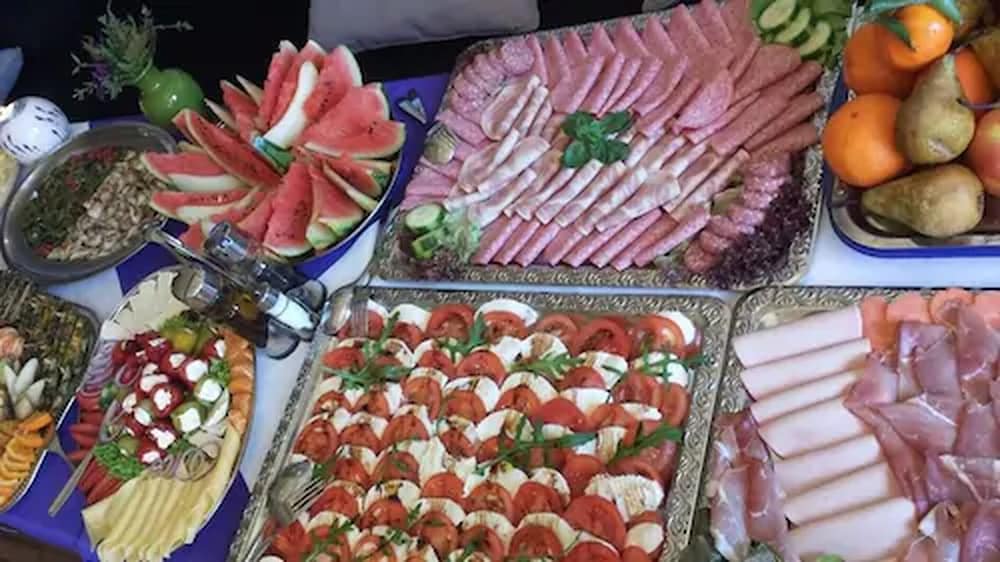 Breakfast buffet