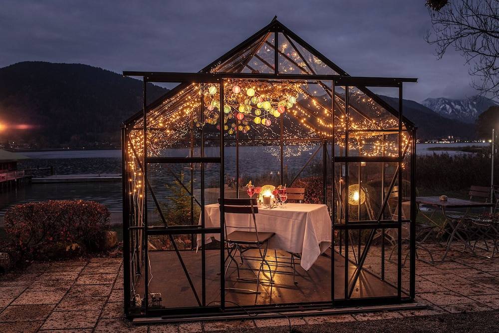 Couples dining