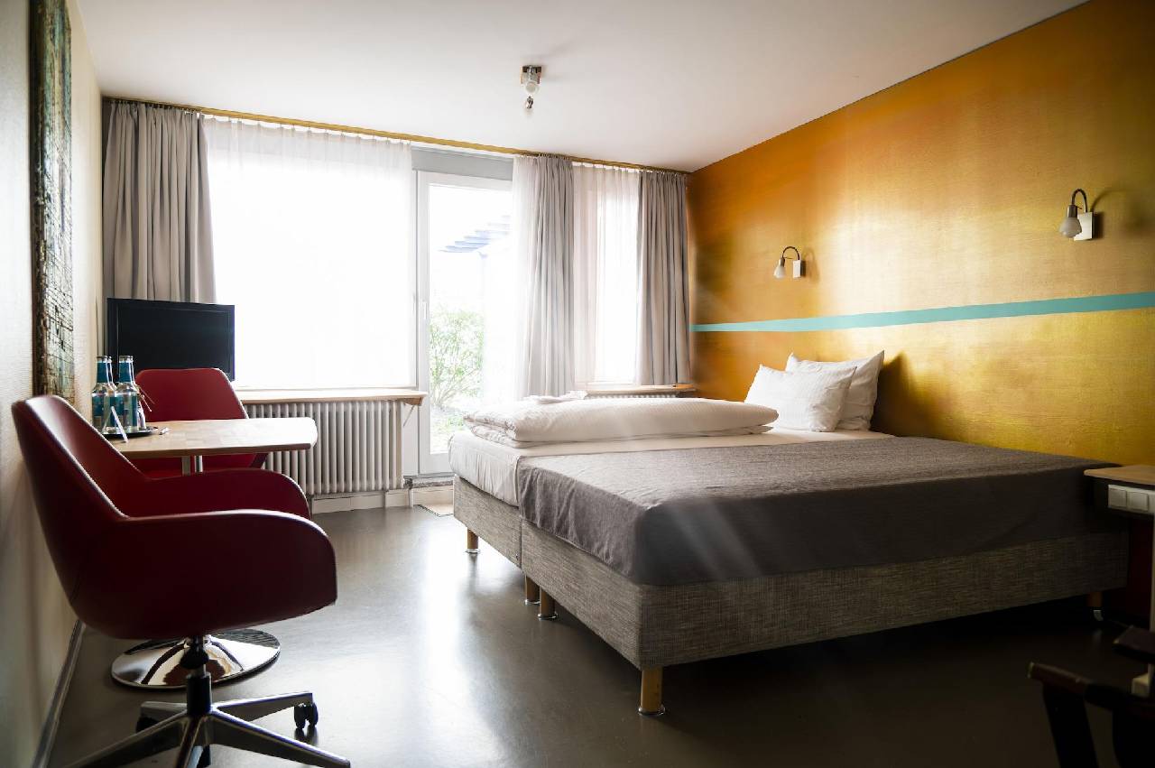 Guest room