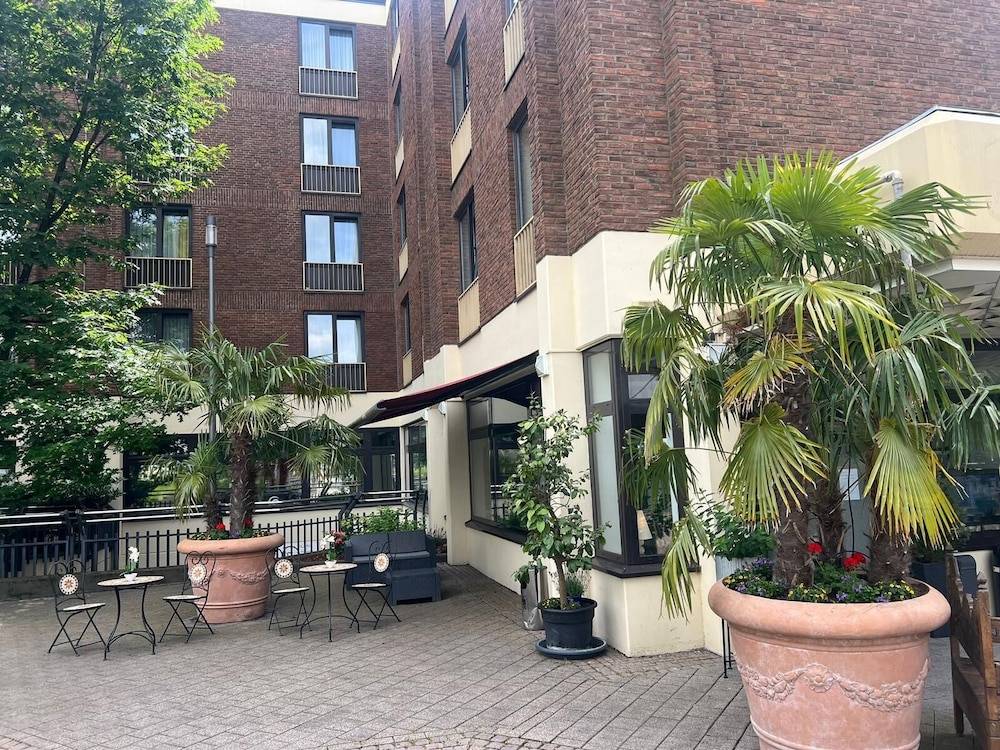 Hotel Regina DG drei D.G. GmbH