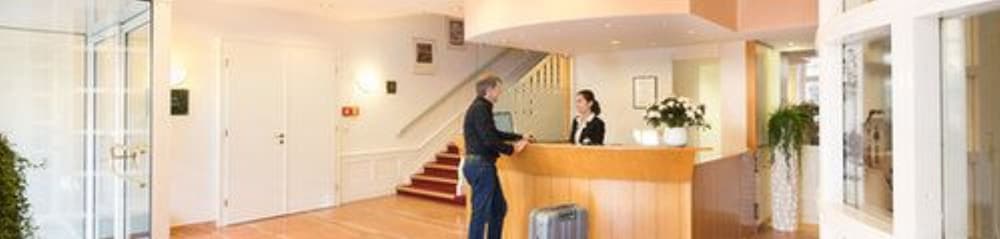 Check-in/check-out kiosk