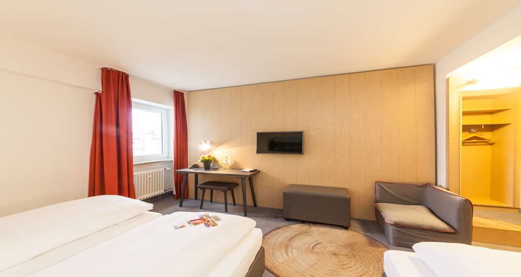 Guest room