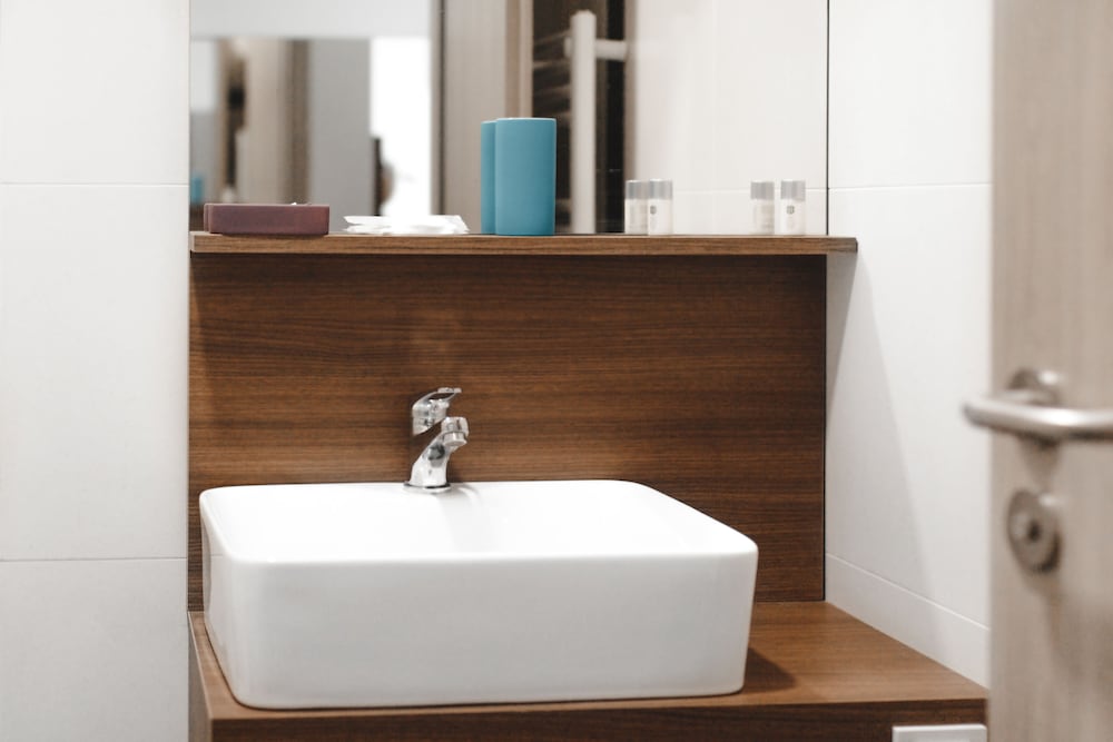 Bathroom sink