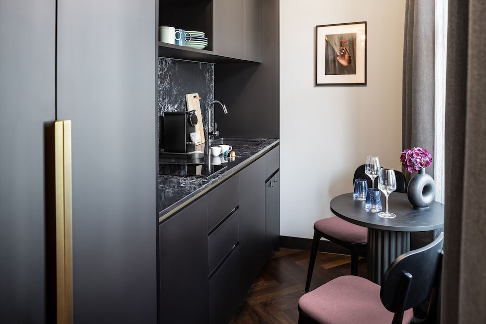 Private kitchenette