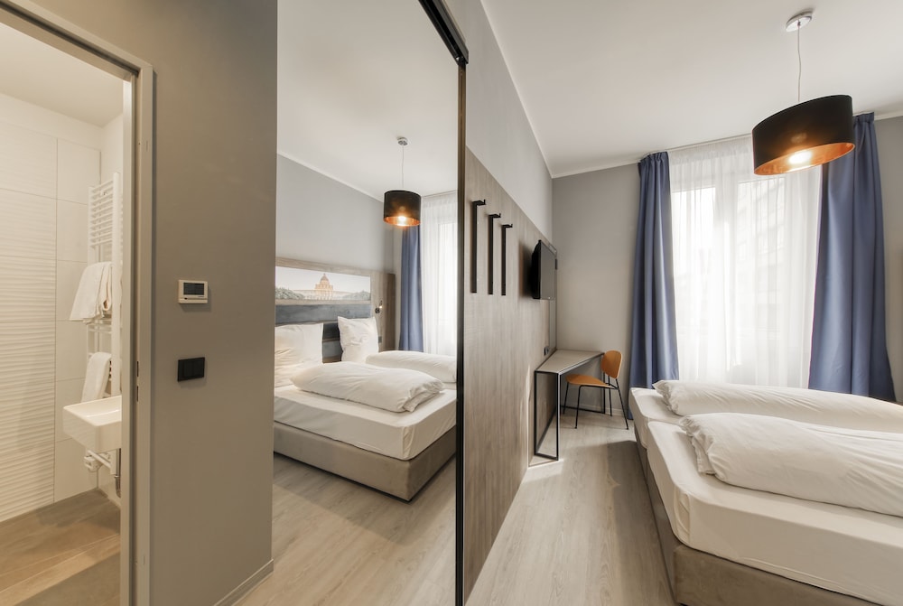 Smart Stay Hotel Station