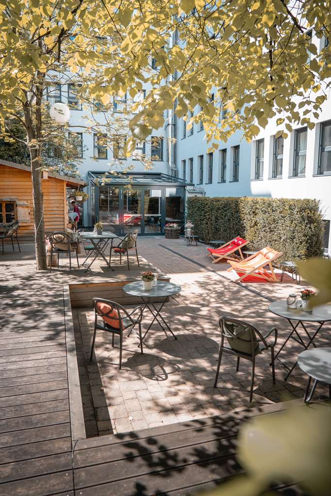 Alpine Garden / Cocoon Hauptbahnhof