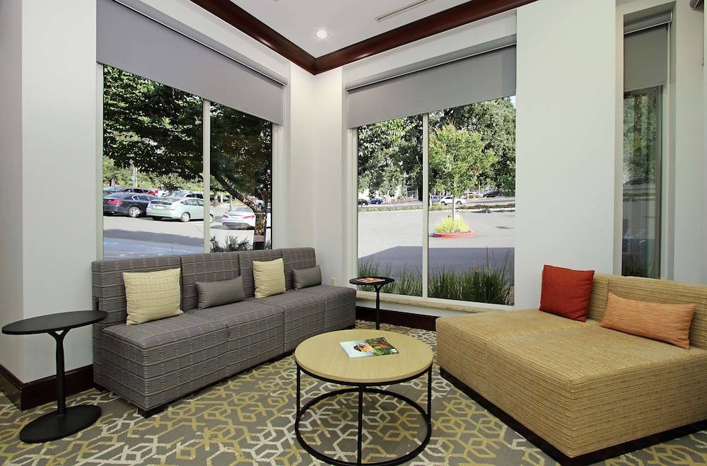 Hilton Garden Inn Sonoma County Airport - photo 3