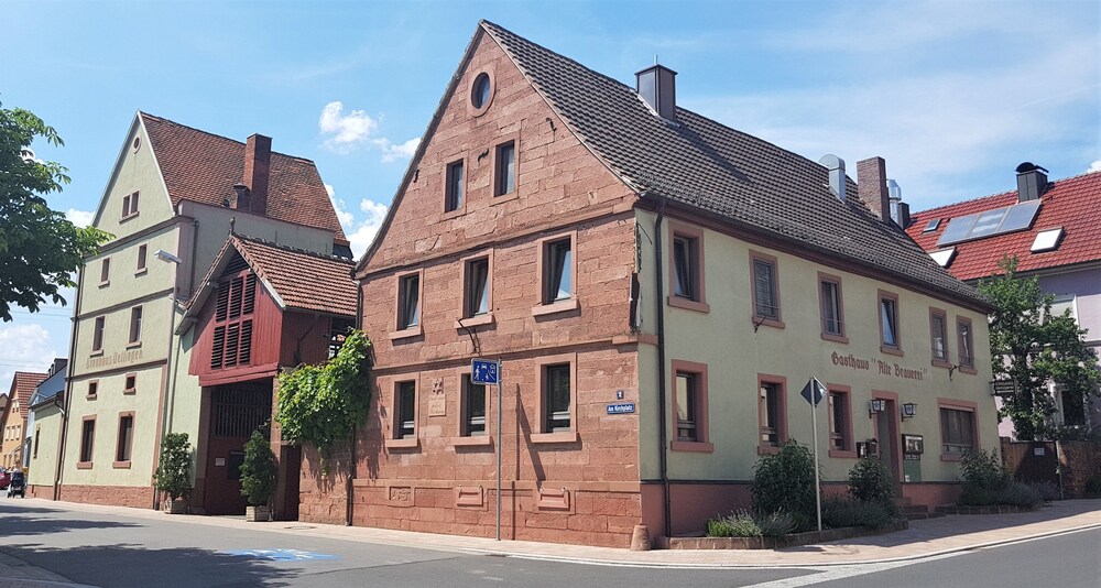 Wirtshaus & Hotel Zur Alten Brauerei Zapf
