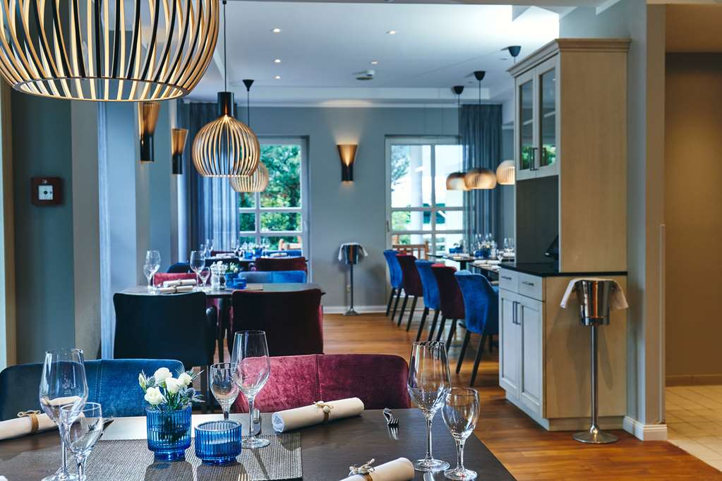 Restaurant and breakfast area