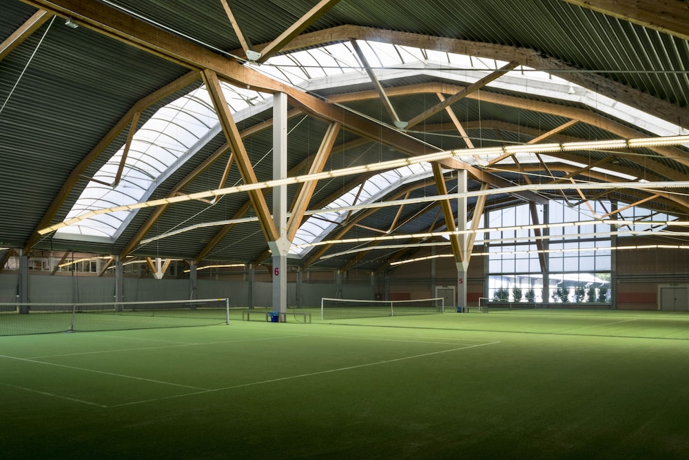 Tennis court