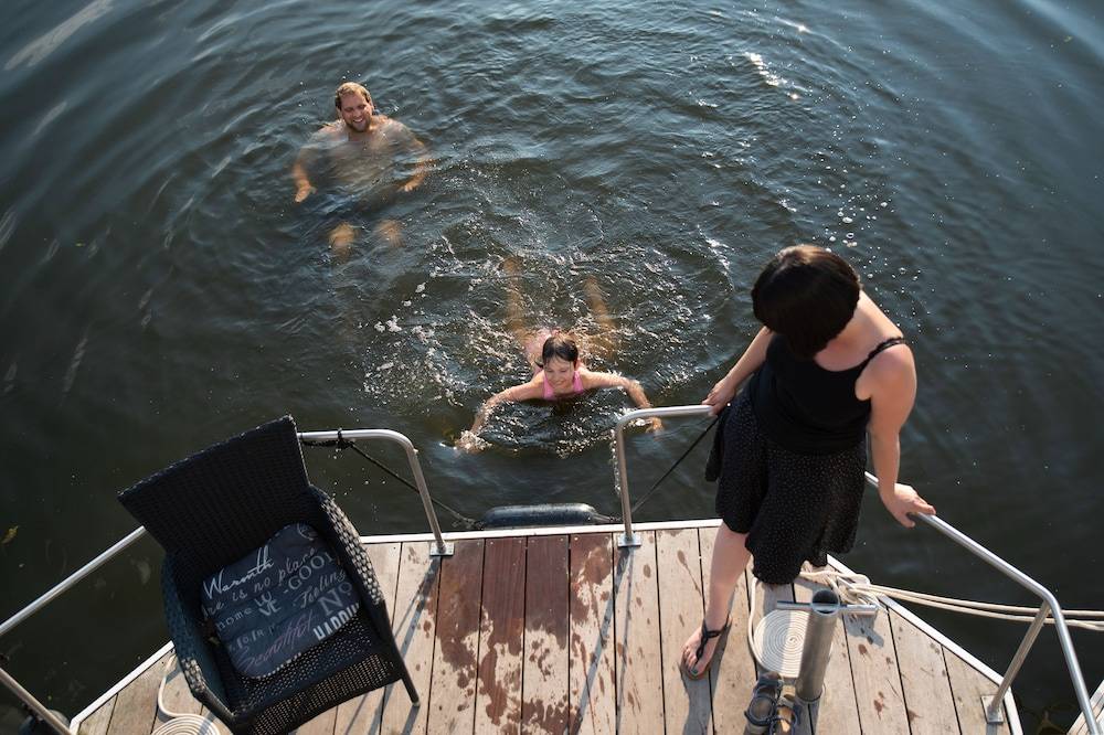 Exercise/lap pool