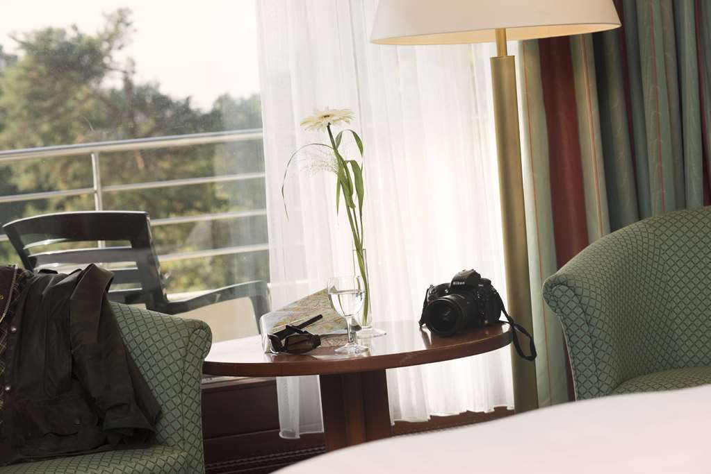 The 23 sq.m. Comfort rooms are located on the 3rd to the 5th floor with a nice view to the promenade, the "Kurpark" or the south side. All rooms offer a balcony.
