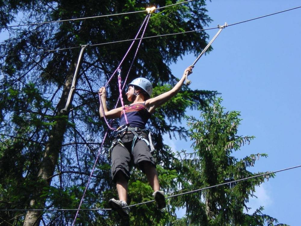 Ropes course (team building)