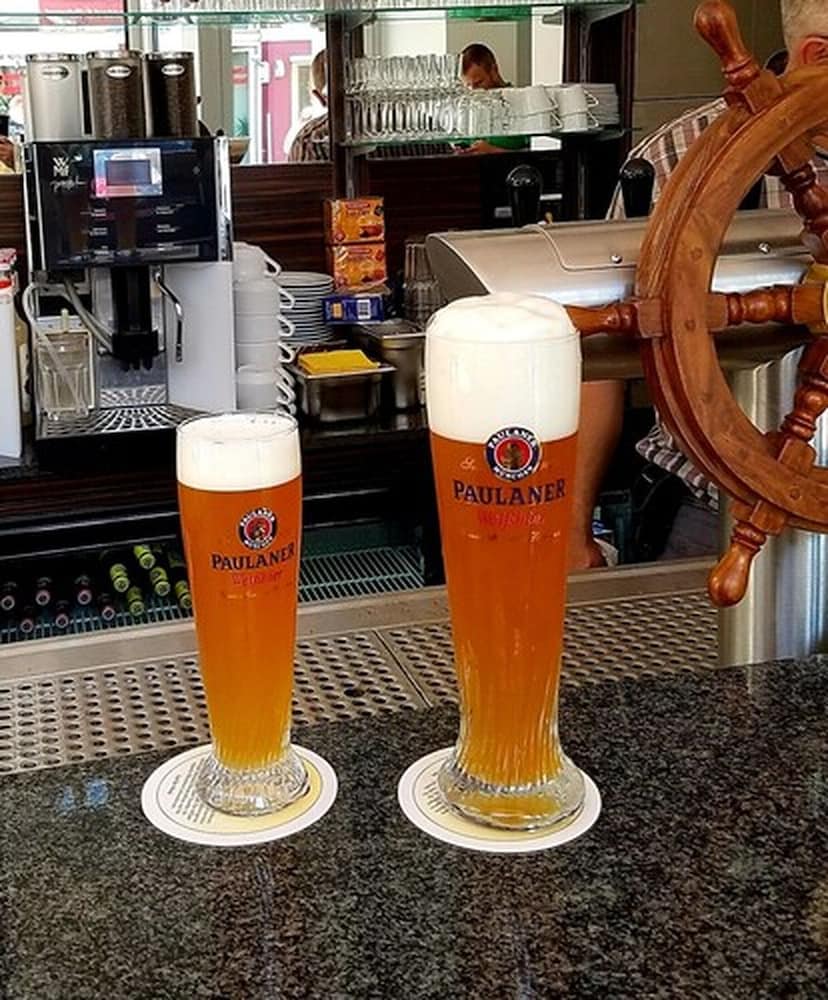 Sports bar