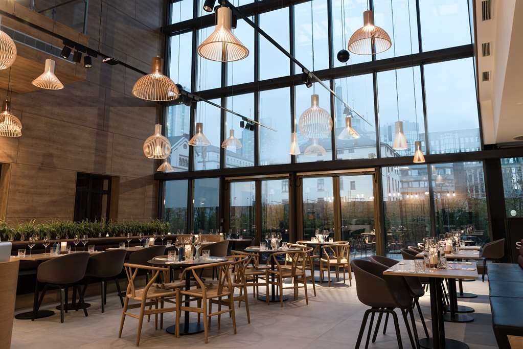 Scandic Frankfurt Museumsufer restaurant atrium