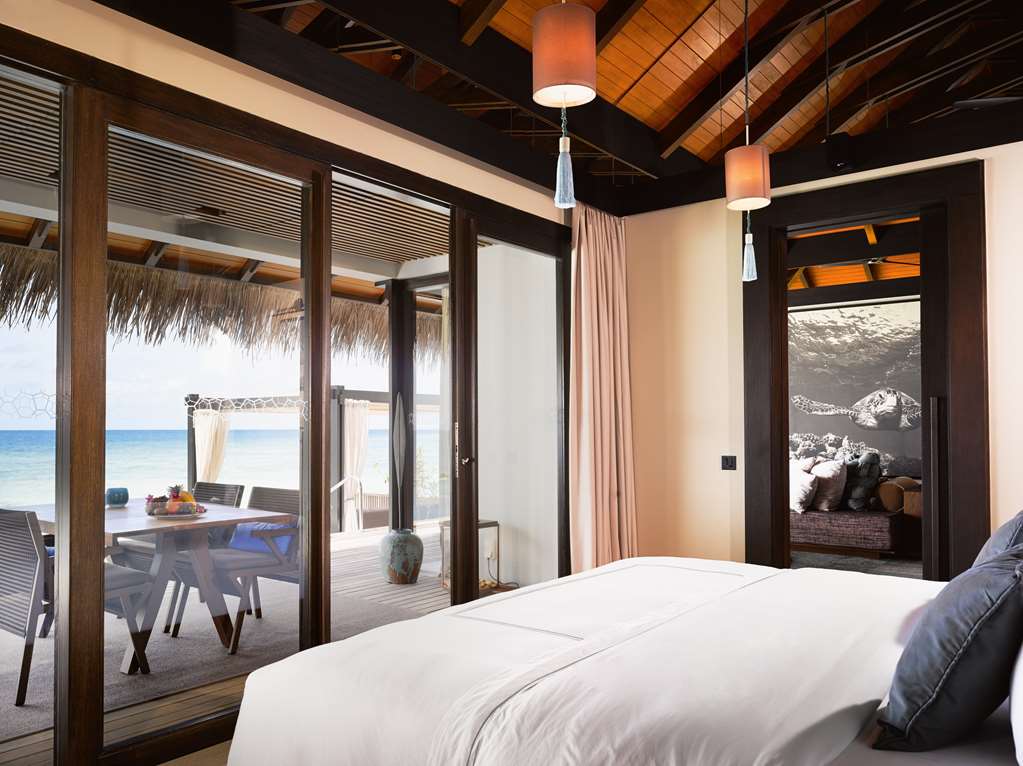 Sunrise Water Pool Villa Bedroom