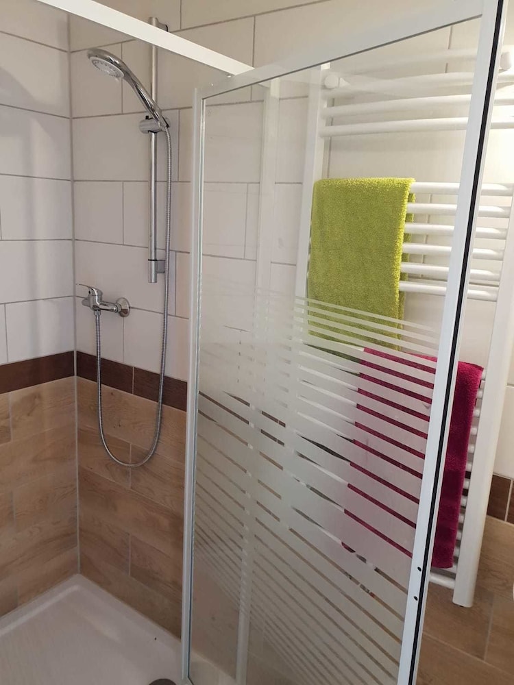Bathroom shower