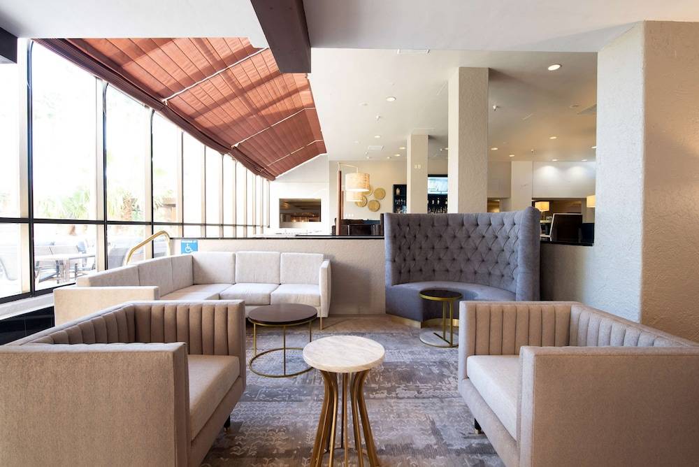 DoubleTree By Hilton Hotel Tucson Reid Park - photo 2
