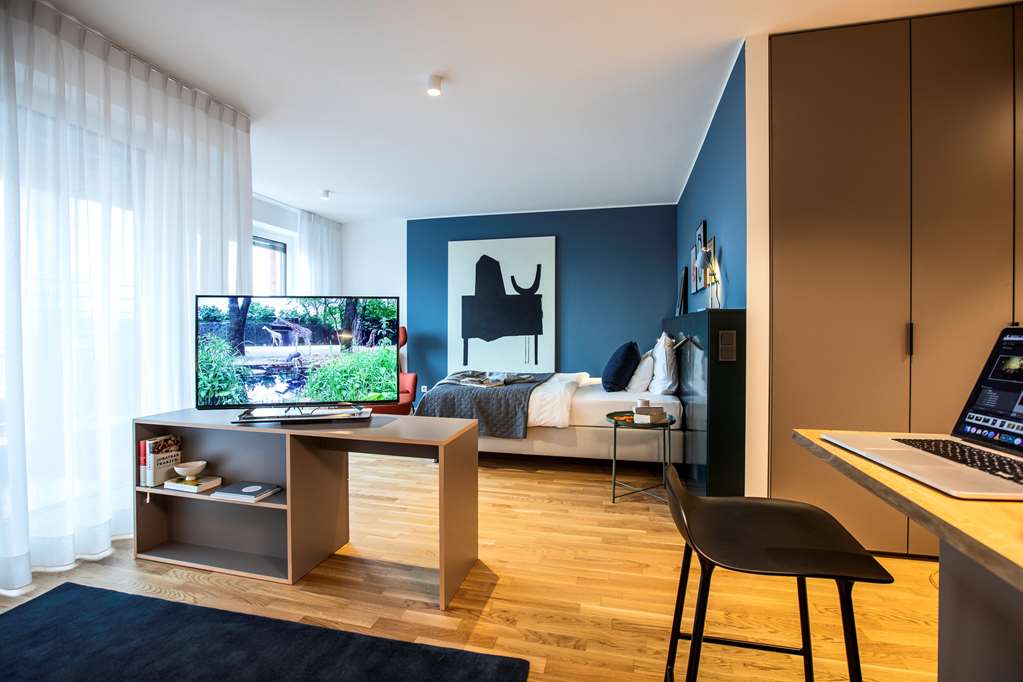 Executive Business Single Studio