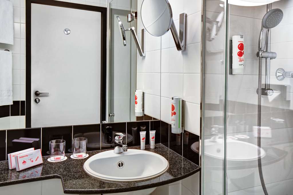 IntercityHotel Celle, Germany - Bathroom