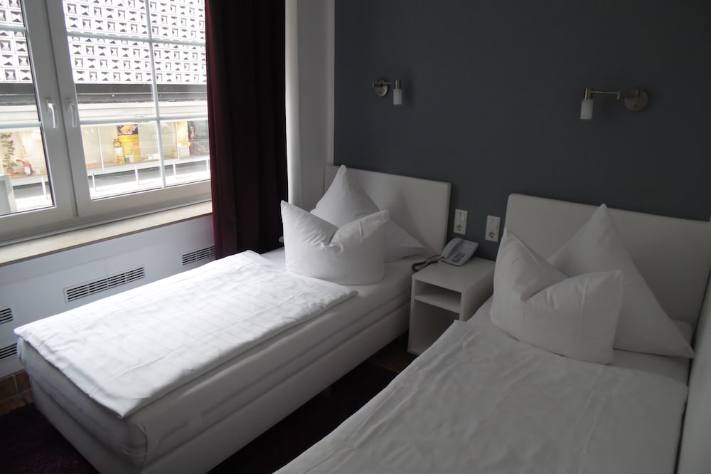 Rheinmetropole Hotel