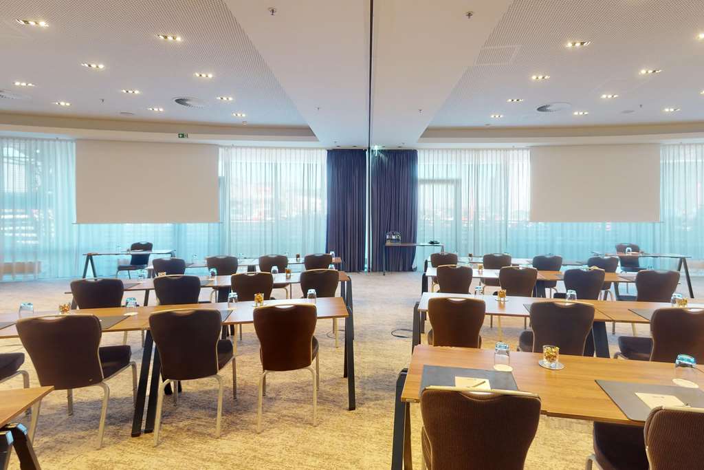 Airport 3 & 4 Meeting Room