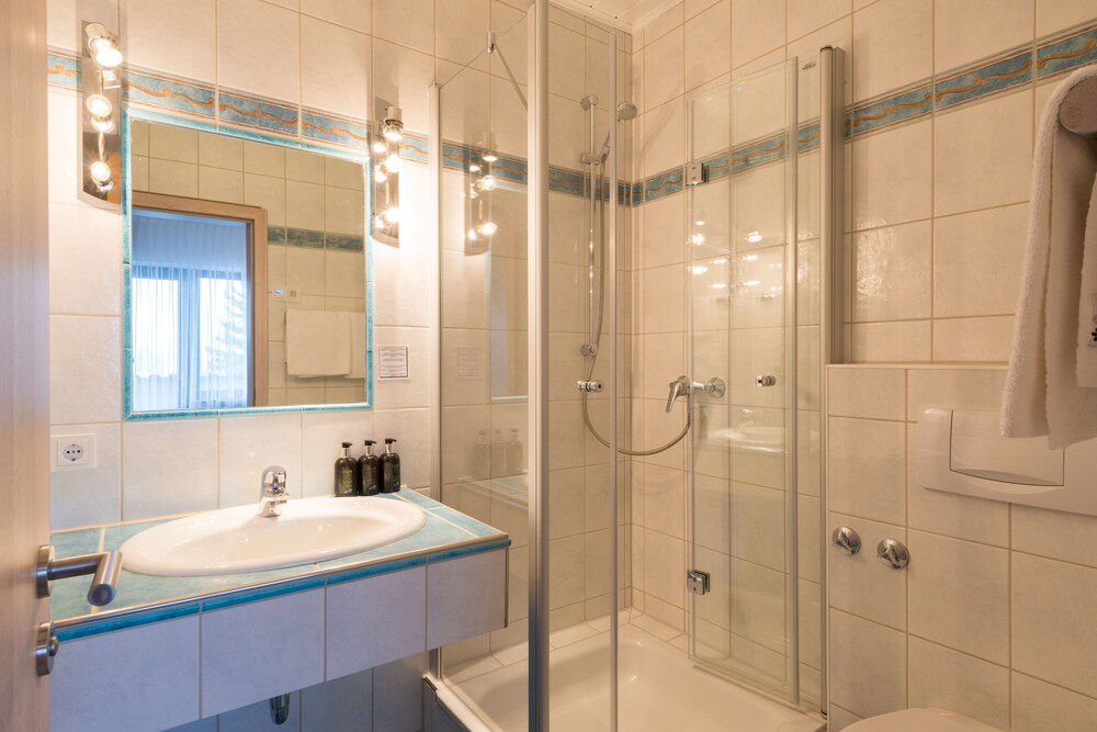 Bathroom amenities