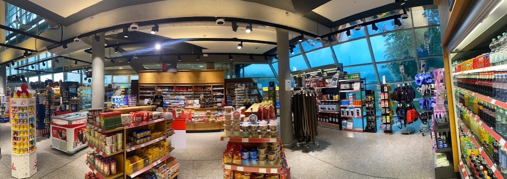 Shopping mall