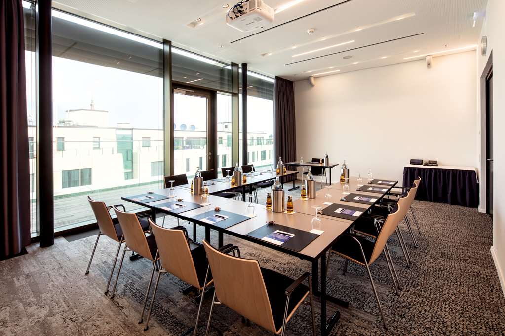 Meeting room Q2