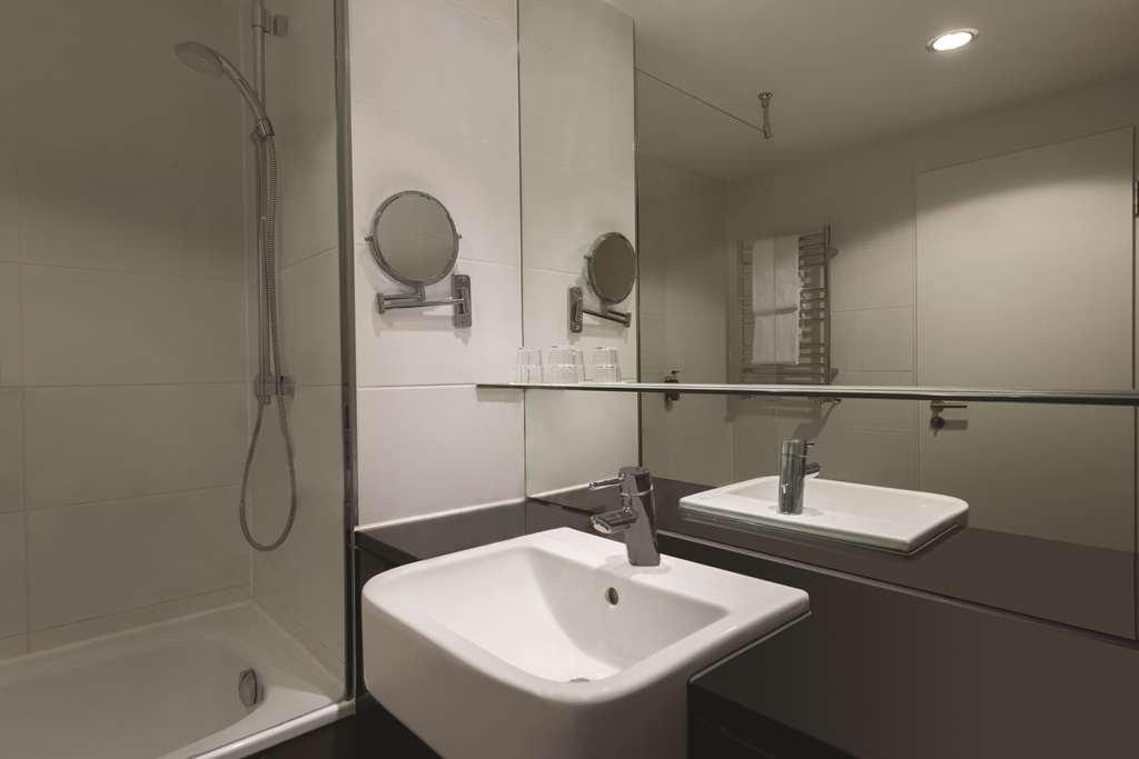 adina apartment hotel berlin mitte two bedroom apartment bathroom