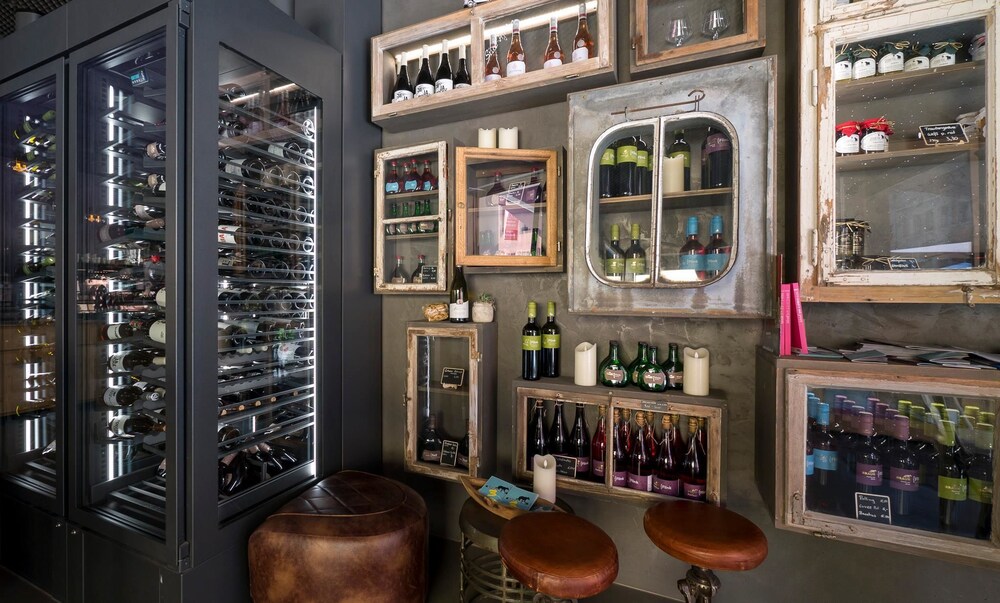 Hotel Bar