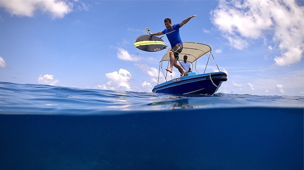 Surfing/boogie boarding
