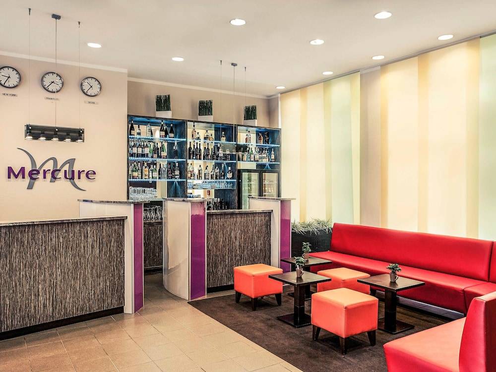 Hotel Bar