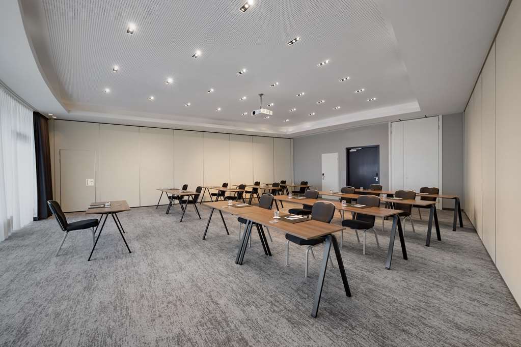 Airport 2 - classroom seating