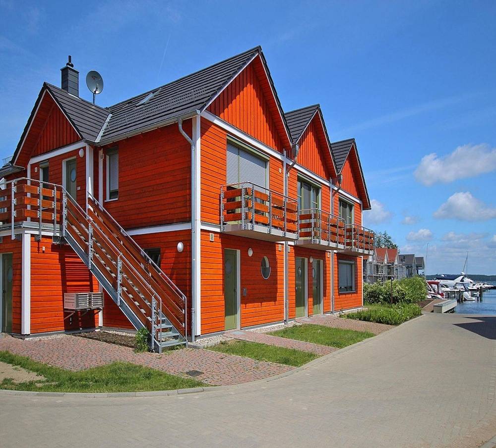 Holiday apartment in the apartment house at the lighthouse Plau am See