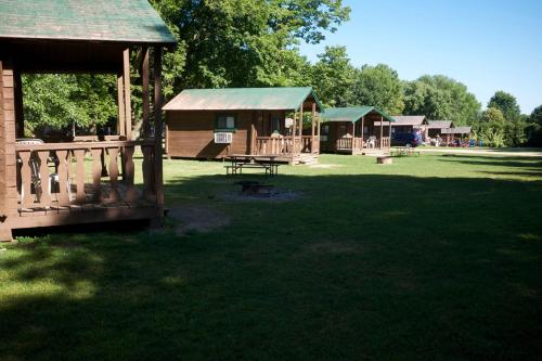 Fremont Jellystone Park Loft Cabin 1 - featured photo
