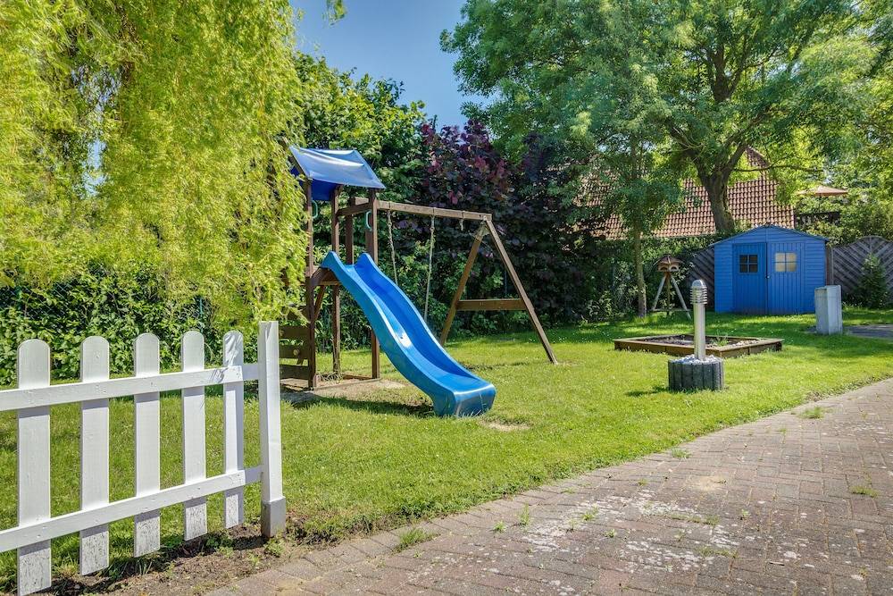Children's play area - outdoor