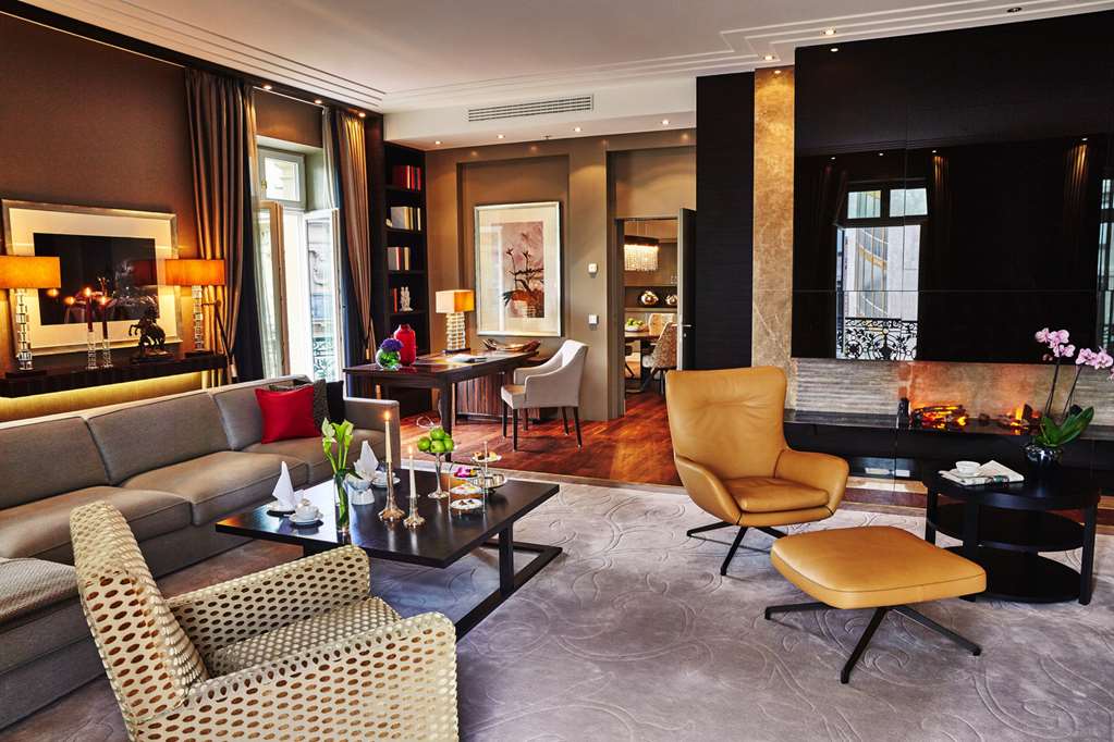 Steigenberger Frankfurter Hof, Frankfurt, Germany - Royal Suite living room