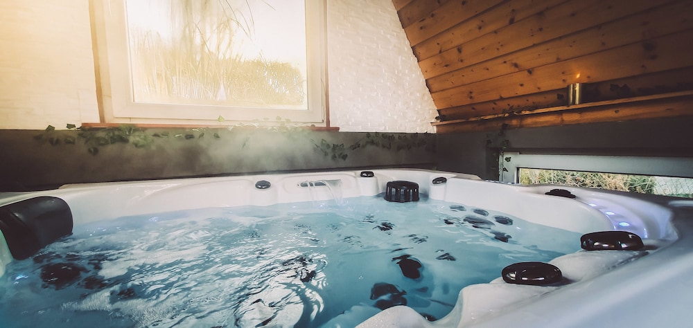 Private spa tub