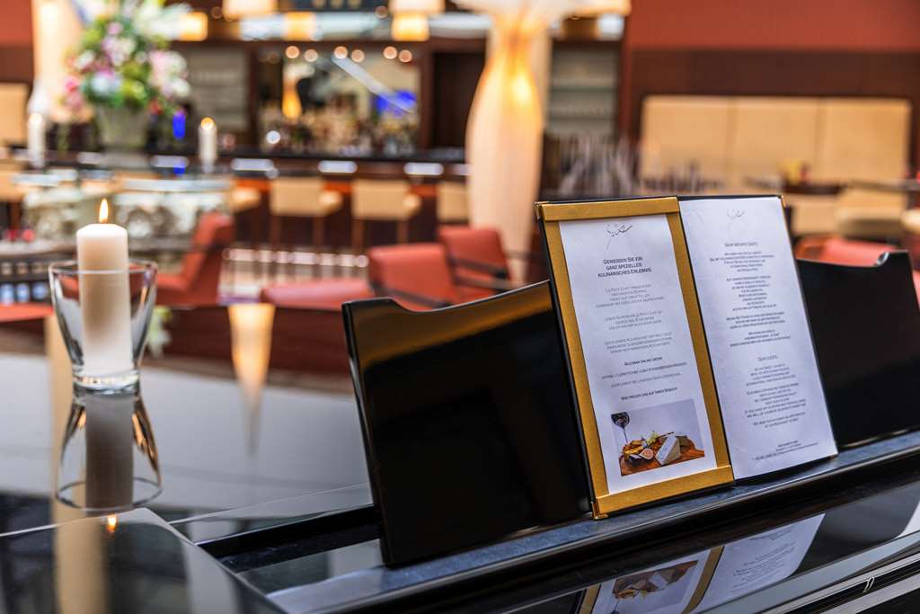 Steigenberger Hotel De Saxe, Dresden, Germany - bar/lounge