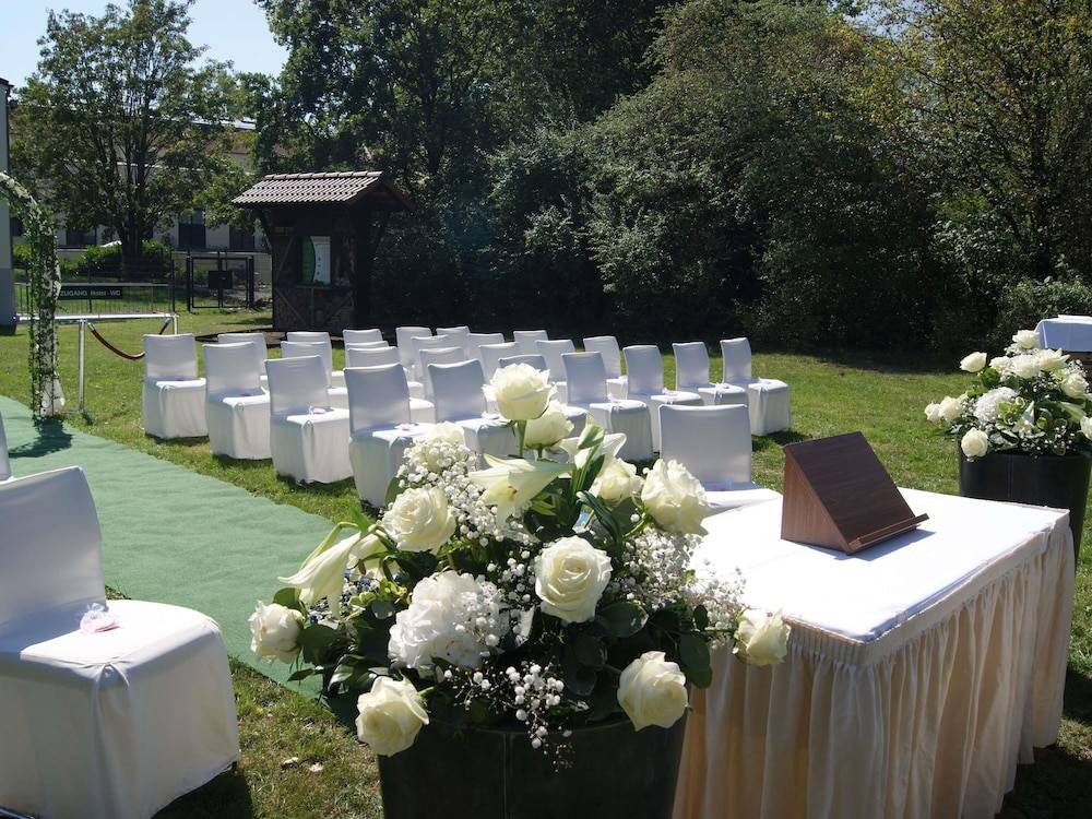 Indoor wedding