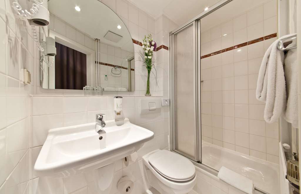 Bath_Novum Hotel am Holstenwall Hamburg