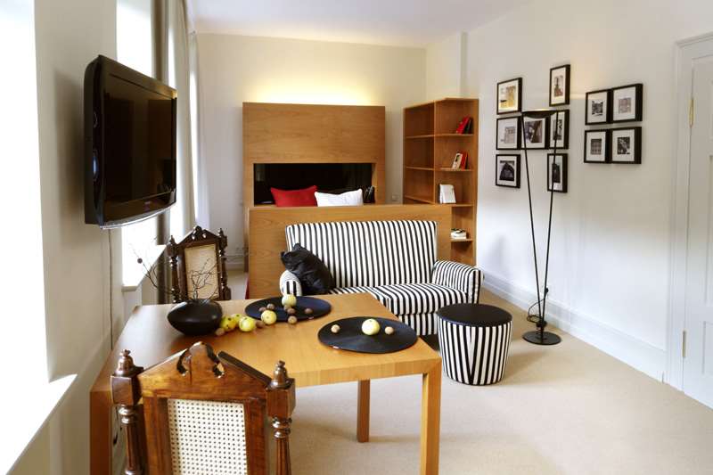 Guest room