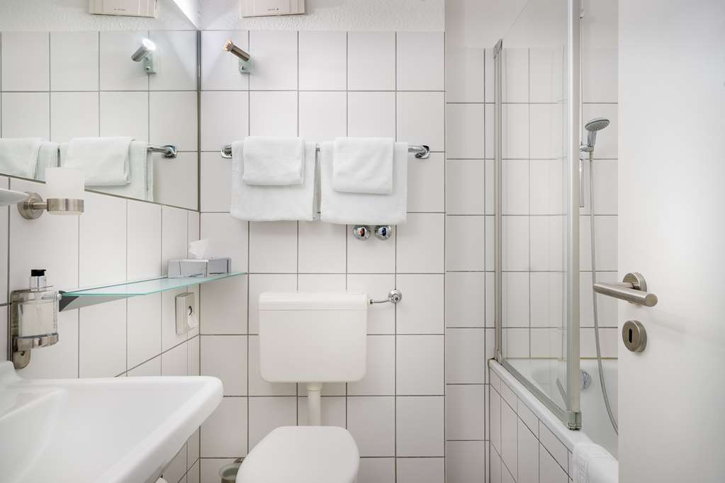 Bathroom Standard TOP freiRaum stattHotel Moenchengladbach