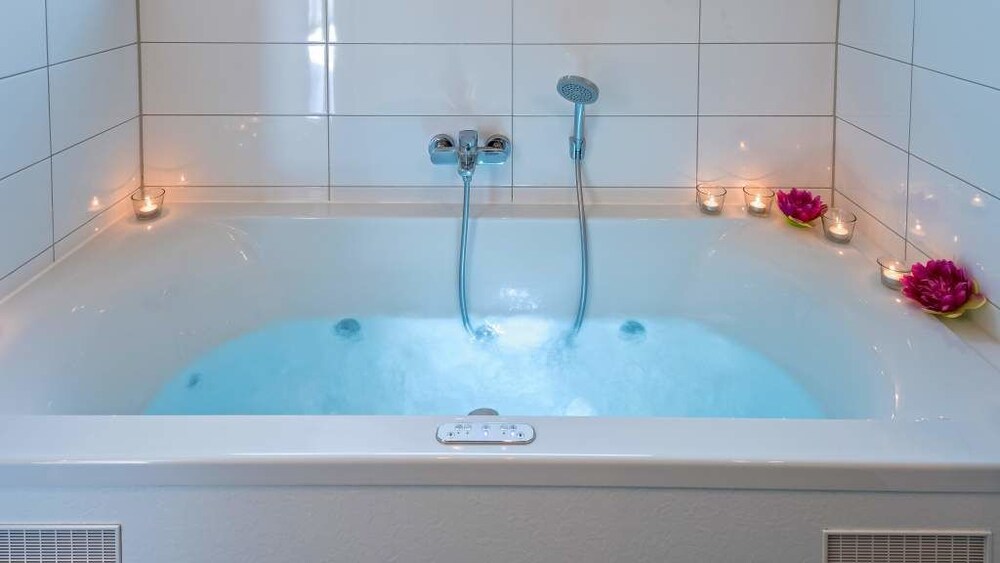 Jetted Tub