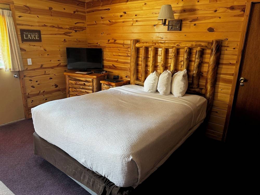 Cabins of Mackinaw - featured photo